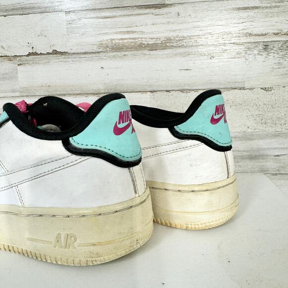 Nike Youth Air Force 1 LV8 White Running Shoes Sneakers Size 6Y/7.5W BV1084-100 - Picture 4 of 6